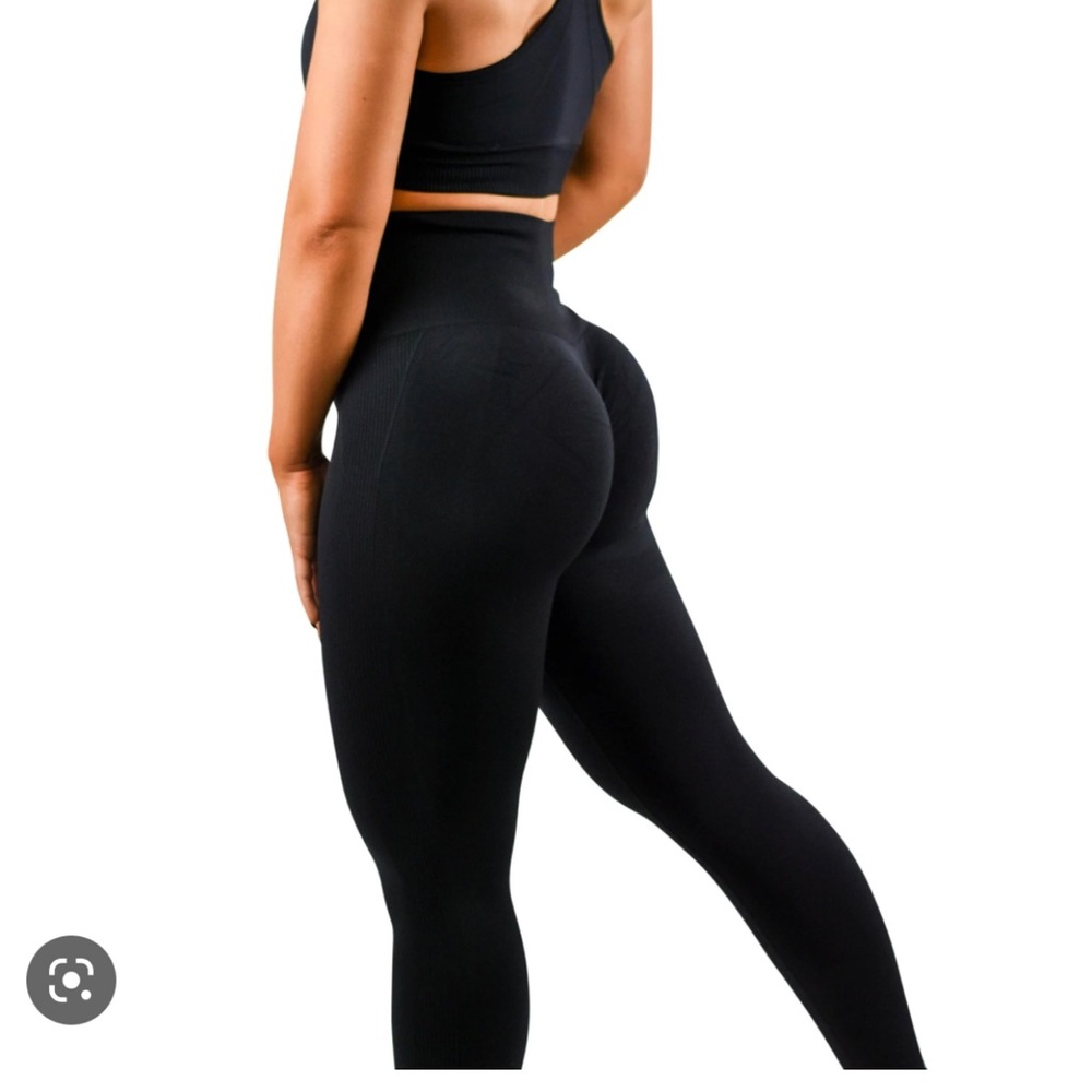 Revenge body butt lift leggings